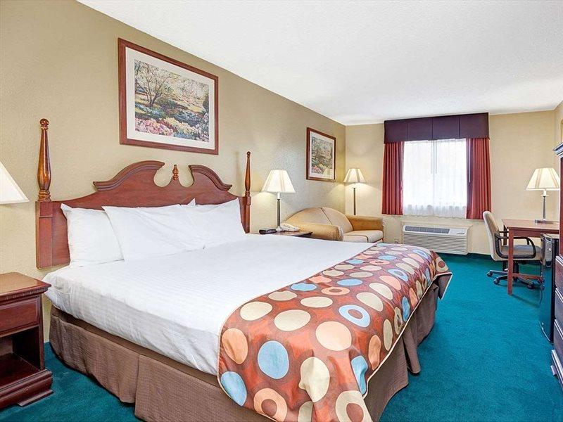 Hotel Baymont By Wyndham Monroe Exterior foto