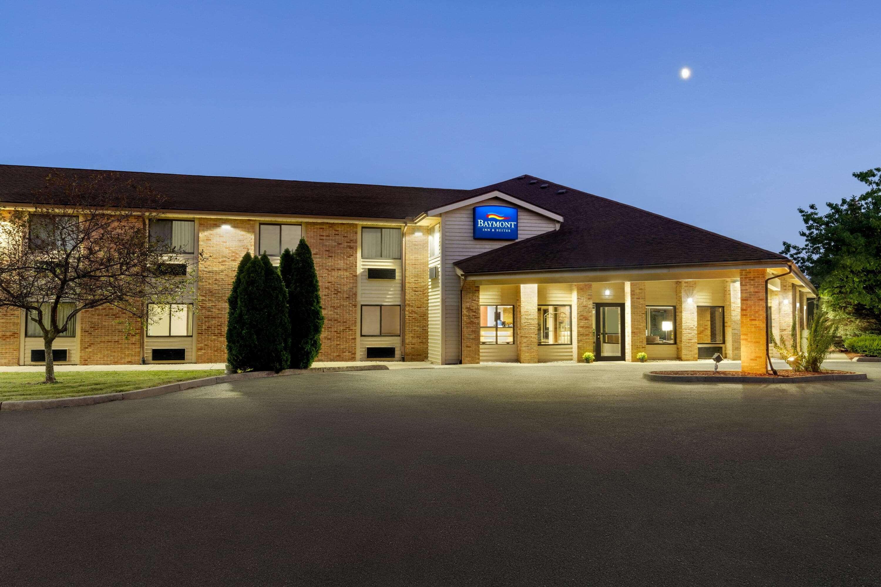 Hotel Baymont By Wyndham Monroe Exterior foto